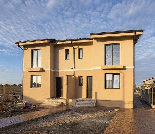 Duplex cu 4 camere cu Canalizare în Moșnița Nouă