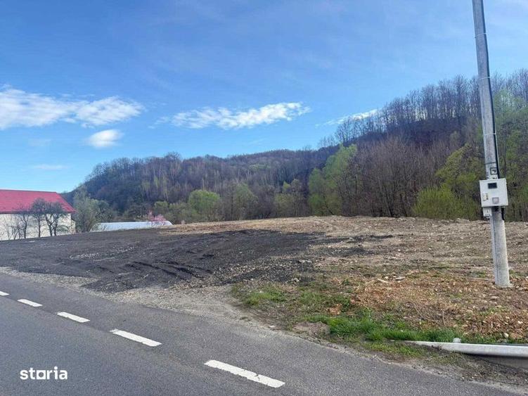 Teren de 1589 mp, în Baru