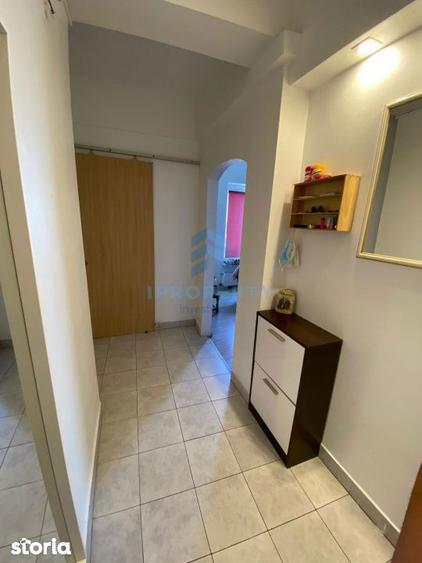 Apartament cu 2 camere, mobilat în Romană