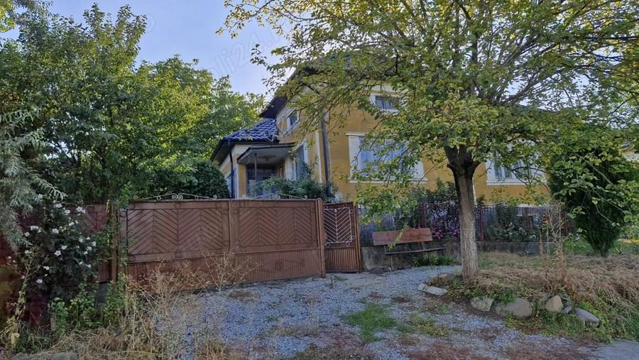 Casă cu 3 camere cu Teren 2400 Mp în Budacu de Jos