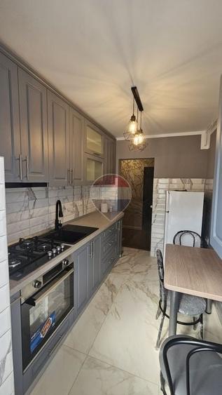 Apartament cu 2 camere decomandat, mobilat în Dărmănești