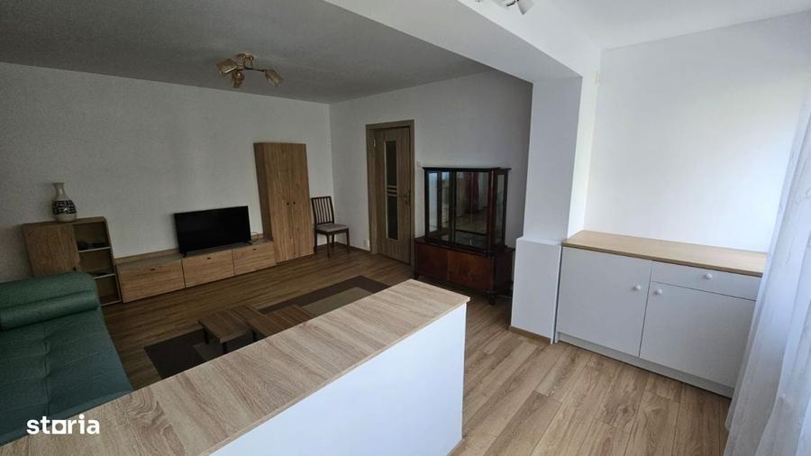 Apartament cu 3 camere semidecomandat în Militari