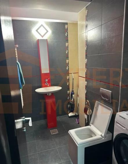 Apartament cu 2 camere decomandat, mobilat în Faleza Nord