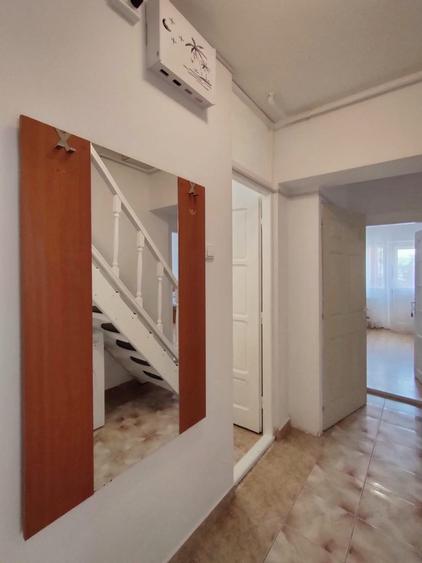 Casă cu 5 camere cu Teren 100 Mp în Central