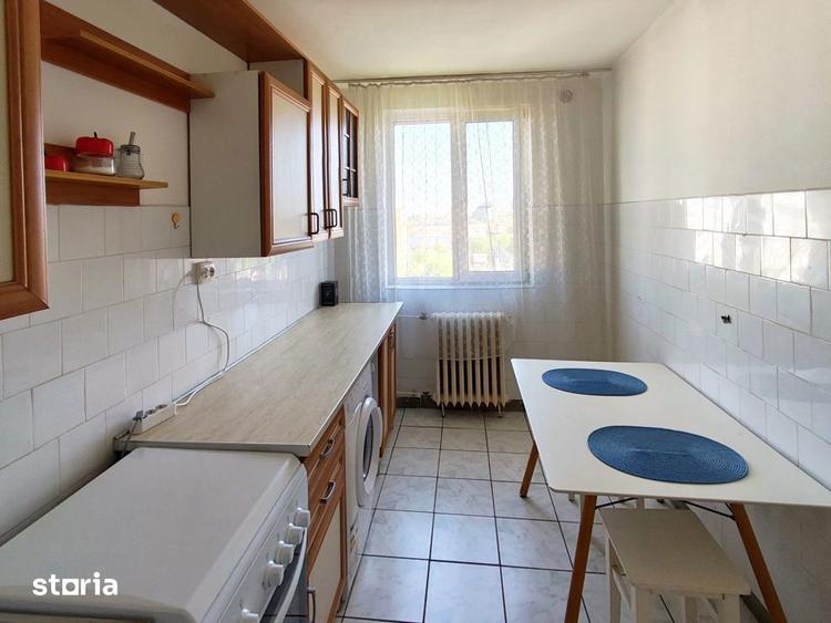 Apartament cu 2 camere semidecomandat, mobilat în Soarelui