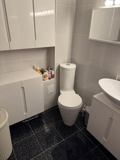 Apartament cu 2 camere semidecomandat în Dămăroaia