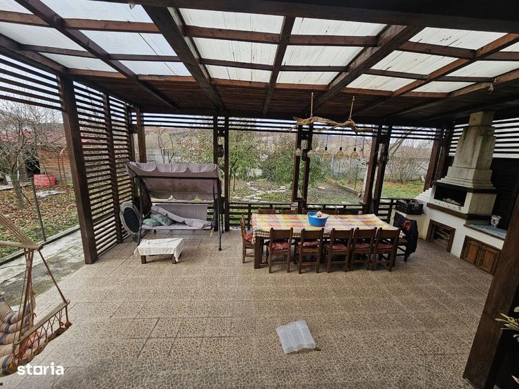 Casă cu 4 camere cu Teren 650 Mp în Curtea de Argeș
