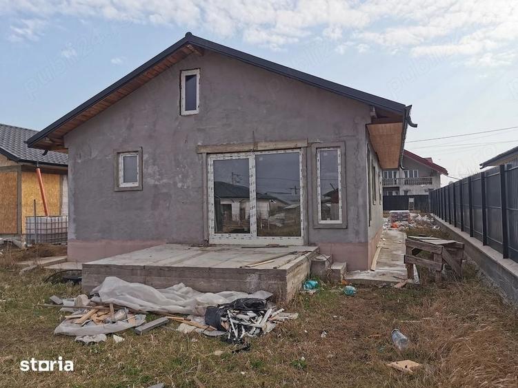 Casă cu 3 camere cu Teren 500 Mp în Popricani