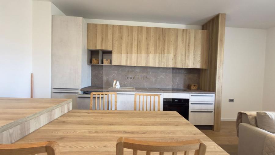 Apartament cu 2 camere semidecomandat, mobilat în Semicentral