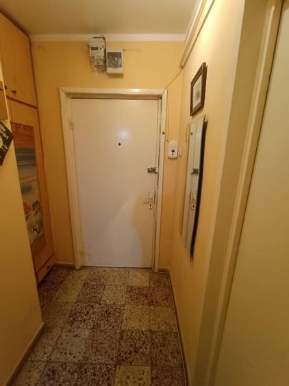Apartament cu 2 camere semidecomandat în Podu Roș