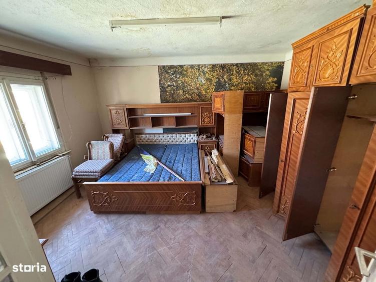 Casă cu 4 camere decomandat cu Teren 800 Mp în Botizului