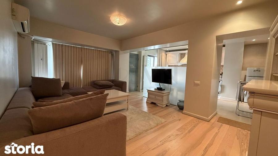 Apartament cu 2 camere semidecomandat, mobilat în P-ța Alba Iulia