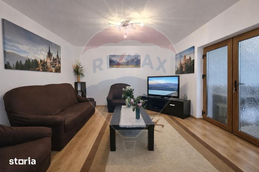 Casă cu 7 camere cu Teren 390 Mp în Lumina
