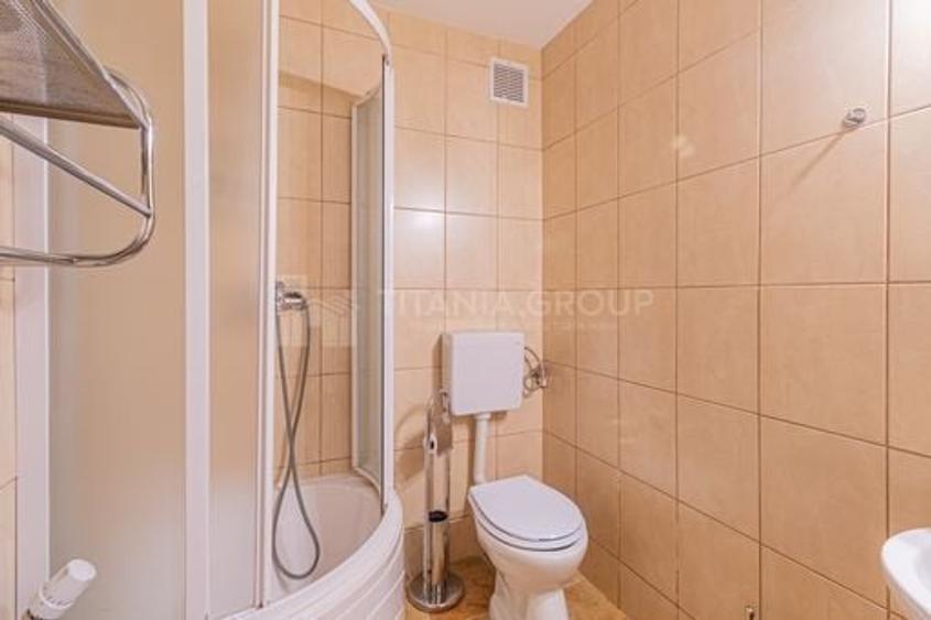 Casă individuală cu 9 camere cu Canalizare în Poiana Brașov