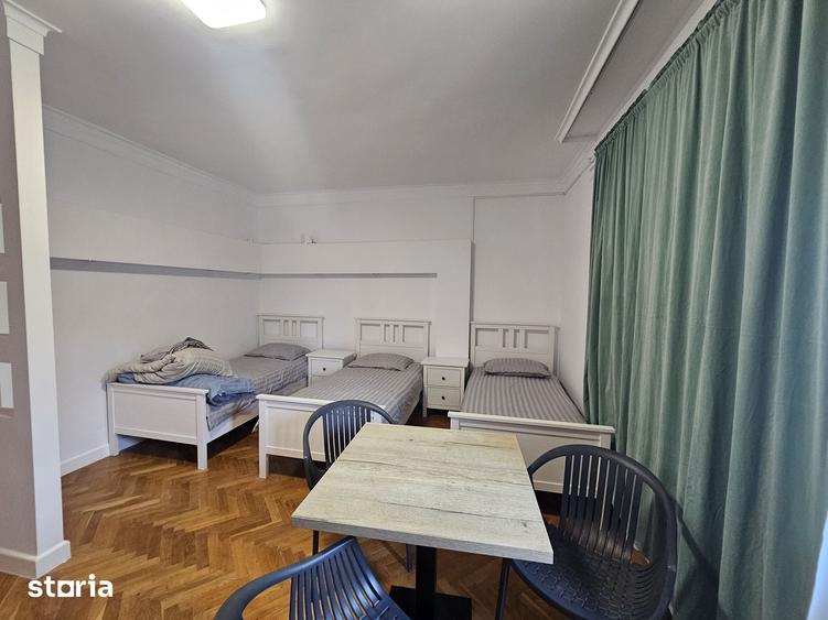 Casă cu 6 camere cu Teren 450 Mp în Central