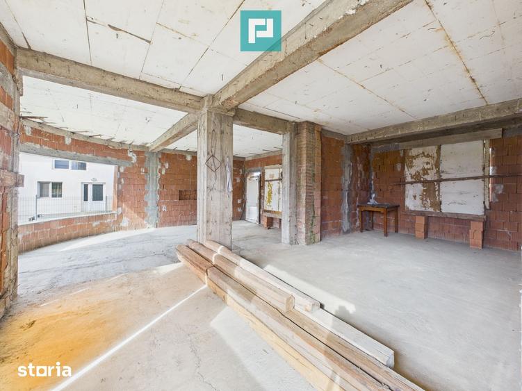 Casă cu 5 camere cu Teren 1455 Mp în Zădăreni
