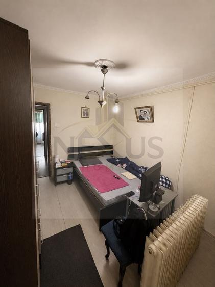 Apartament cu 3 camere semidecomandat în Giurgiului