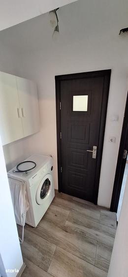 Apartament cu 4 camere semidecomandat în Pantelimon