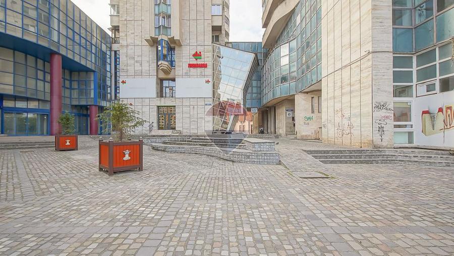 Spațiu comercial, de 80 mp, în Centrul Civic