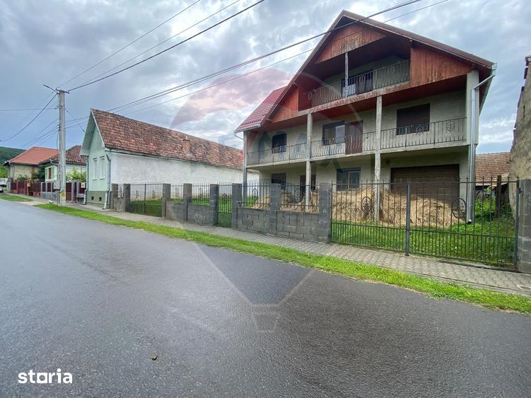 Casă cu 6 camere cu Teren 1400 Mp în Blăjel