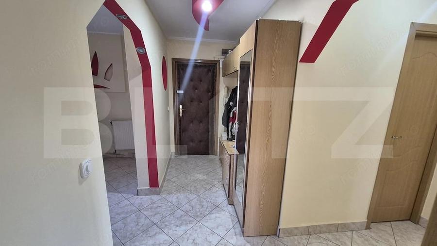 Apartament cu 3 camere decomandat în Carpați 2