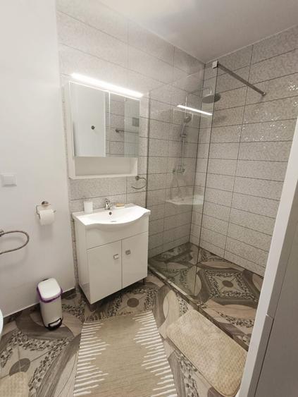 Garsonieră decomandată în Central