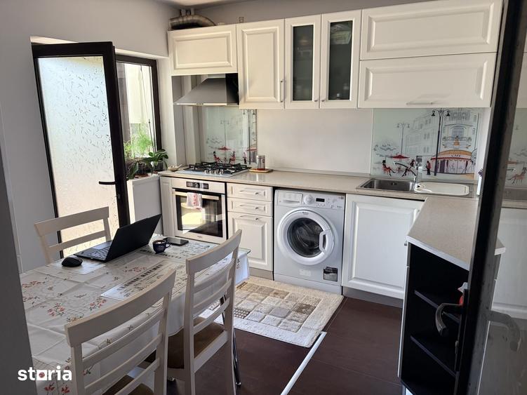 Apartament cu 3 camere decomandat în Exterior Vest