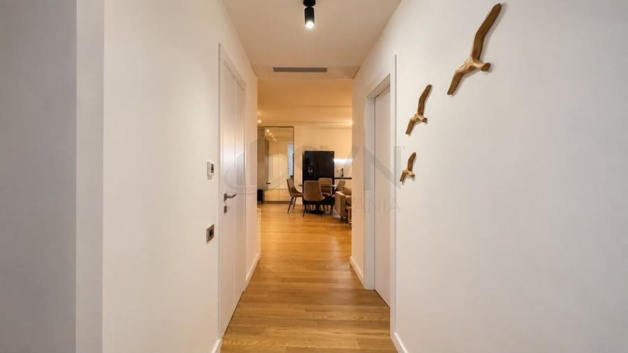 Apartament cu 3 camere decomandat în Aviației