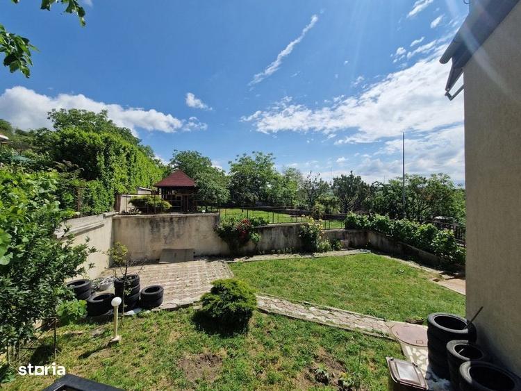 Casă cu 4 camere în Sud