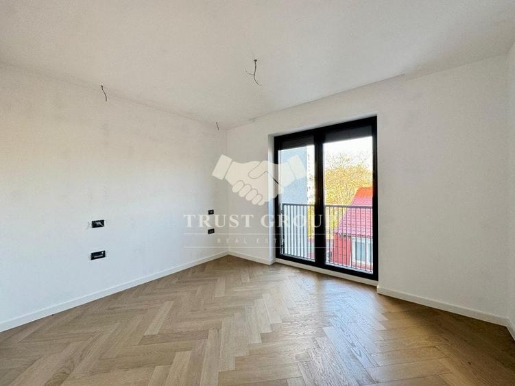 Apartament cu 4 camere decomandat în Dorobanți