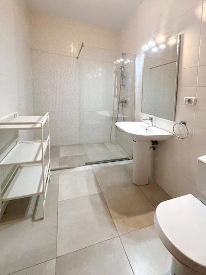 Apartament cu 3 camere decomandat în Floreasca
