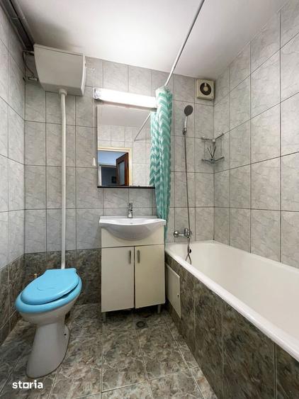 Apartament cu 3 camere decomandat, mobilat în Berceni