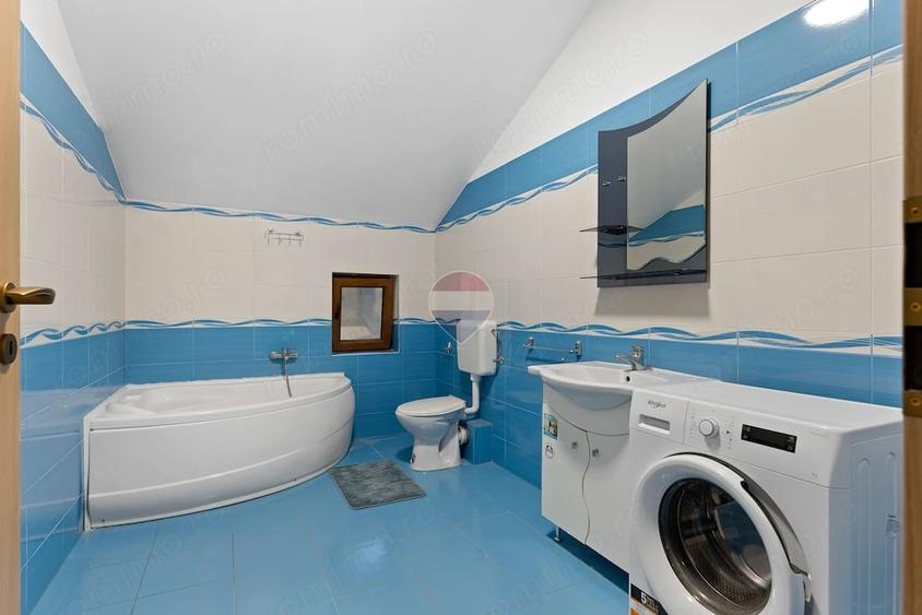 Apartament cu 3 camere decomandat în Intim