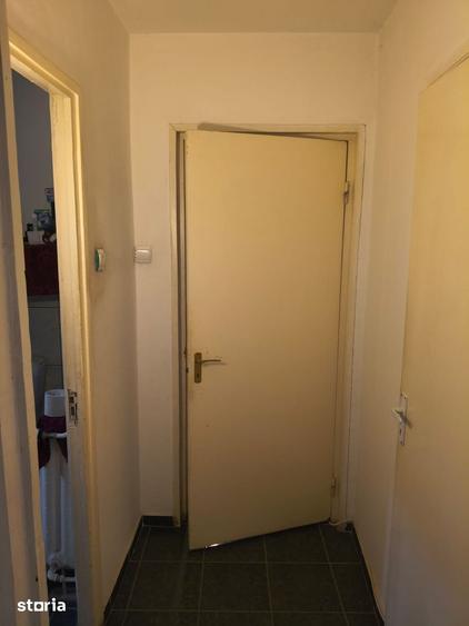 Apartament cu 2 camere semidecomandat în Peneș Curcanul