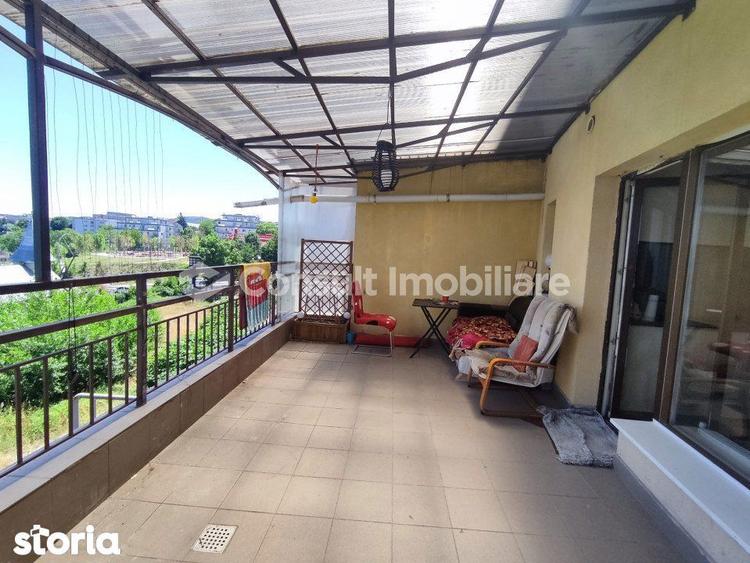 Apartament cu 3 camere semidecomandat, mobilat în Zorilor — fotografia 2
