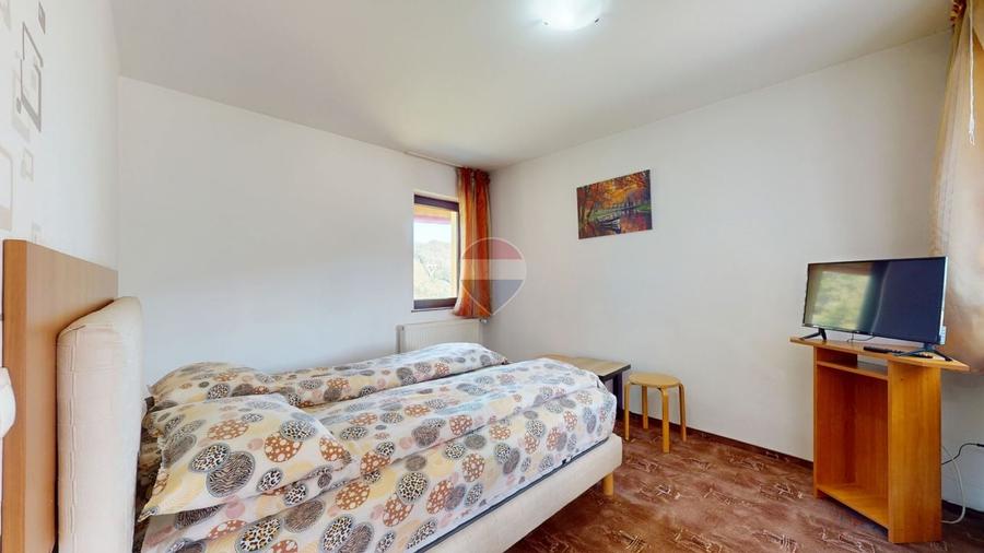 Casă individuală cu 15 camere cu Teren 4000 Mp în Sud-Est