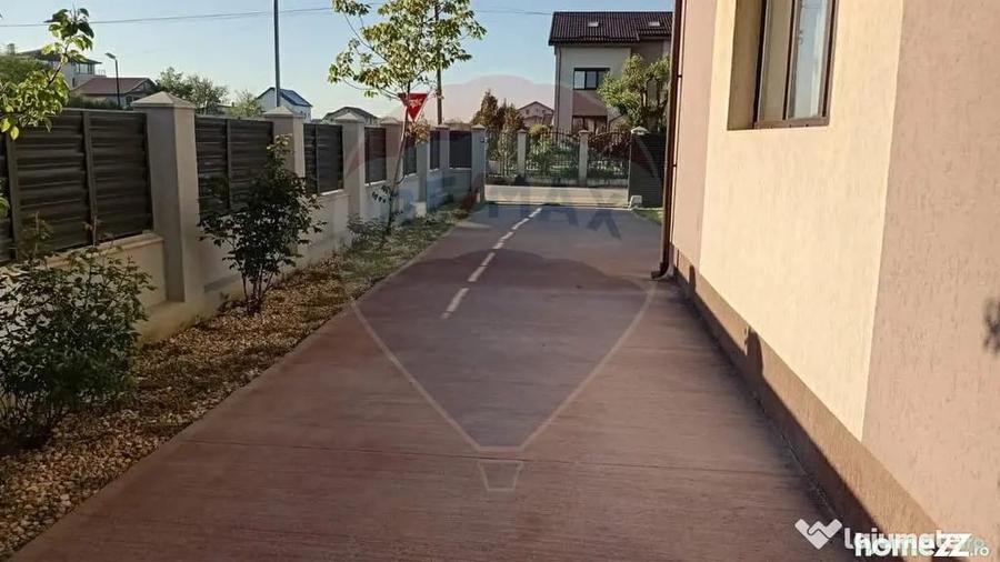 Casă cu 5 camere cu Teren 481 Mp în Domnești