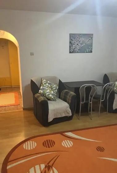 Apartament cu 2 camere semidecomandat, mobilat în Giurgiului