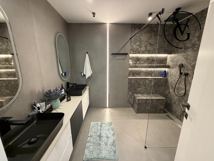 Casă individuală cu 5 camere cu Piscina în Voluntari