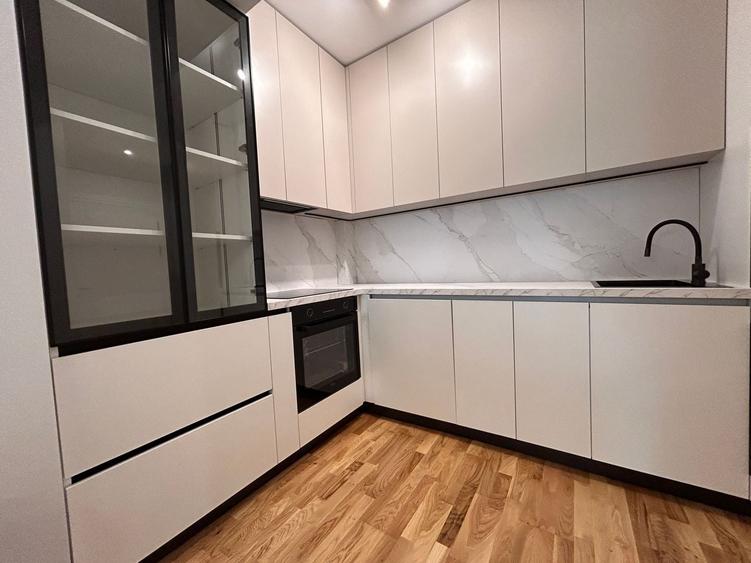 Apartament cu 2 camere semidecomandat, mobilat în P-ta Presei Libere
