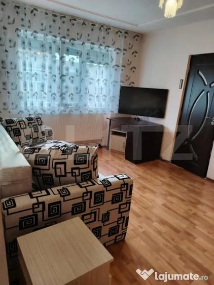 Apartament cu 3 camere decomandat în Nufărul
