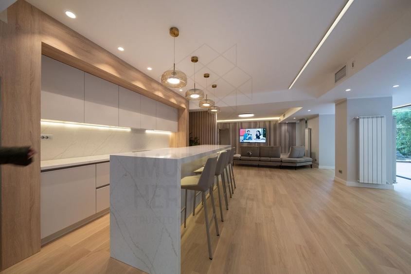 Apartament cu 4 camere decomandat, mobilat în Herăstrău
