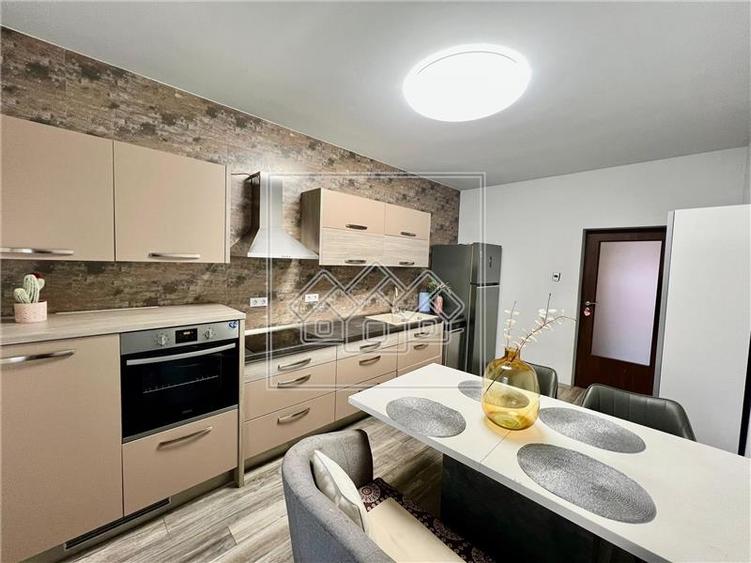 Duplex cu 3 camere cu Canalizare în Lazaret