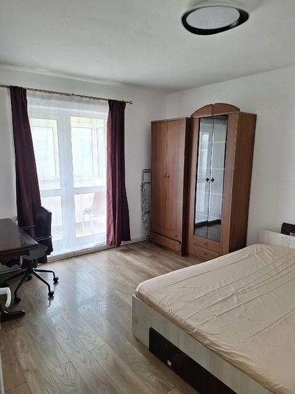 Apartament cu 3 camere decomandat în Bularga