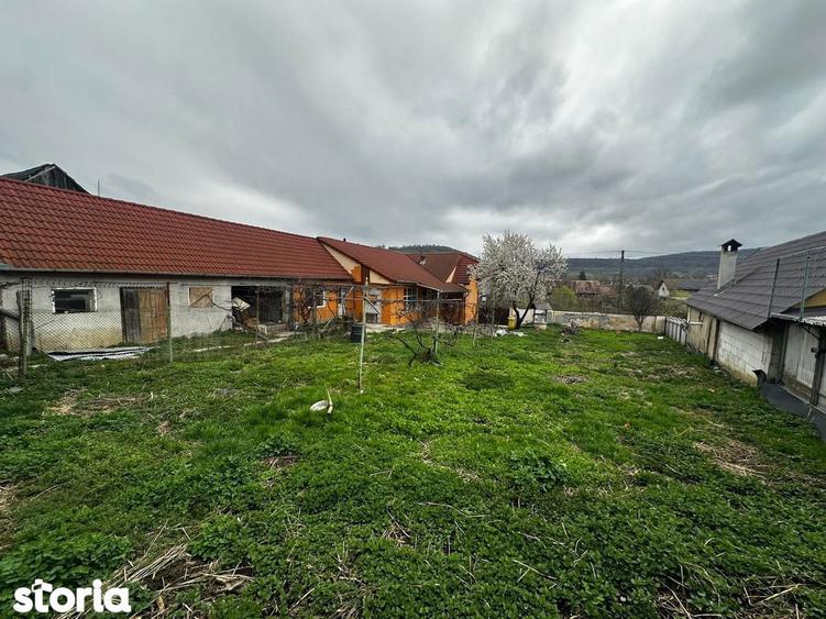 Casă cu 4 camere cu Teren 1900 Mp în Șura Mare