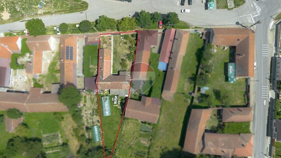 Casă cu Teren 931 Mp în Șinca