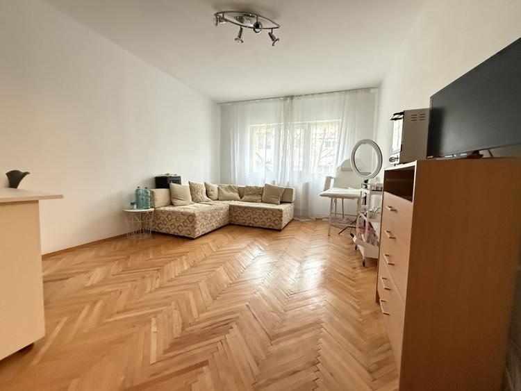 Apartament 3 camere, decomandat, 65 mp utili - Soarelui - 1