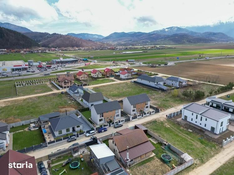 Casă cu 4 camere cu Teren 250 Mp în Central