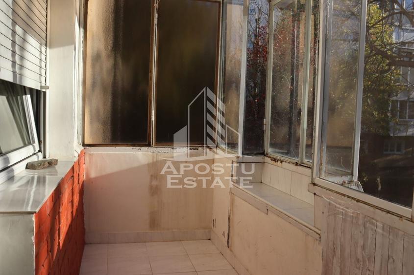 Apartament cu 3 camere decomandat, mobilat în Micălaca