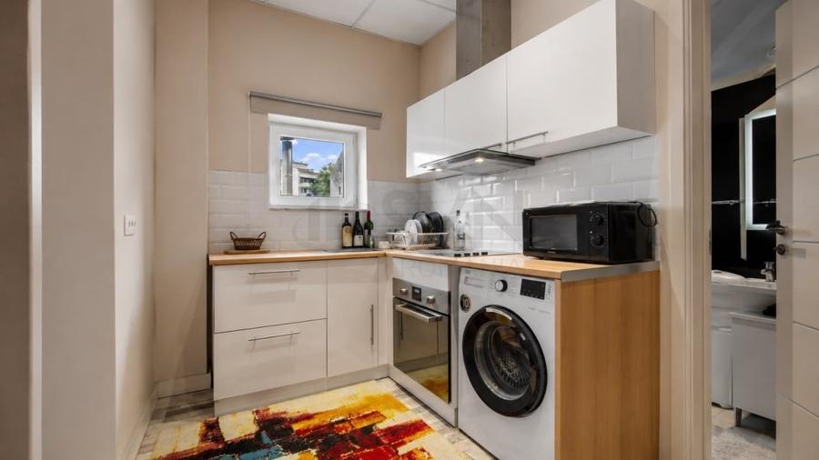 Apartament cu 2 camere semidecomandat, mobilat în P-ța Unirii